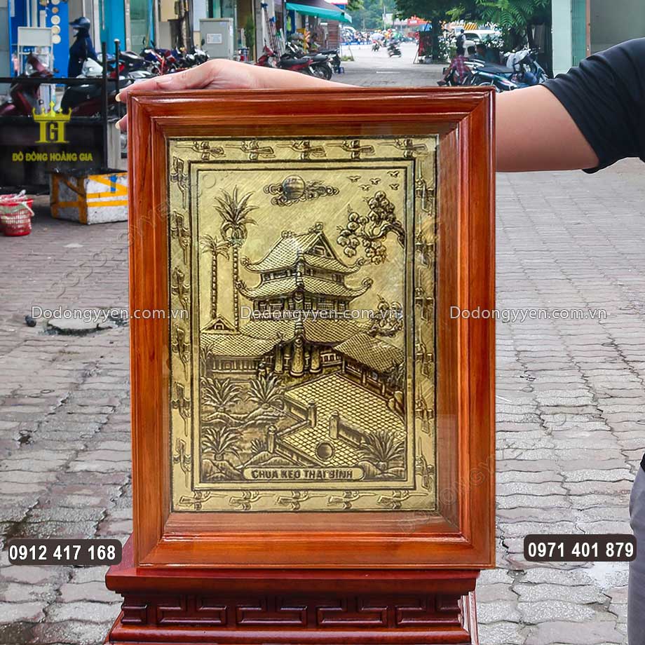 Khung tranh bằng gỗ tự nhi&ecirc;n v&ocirc; c&ugrave;ng chắc chắn